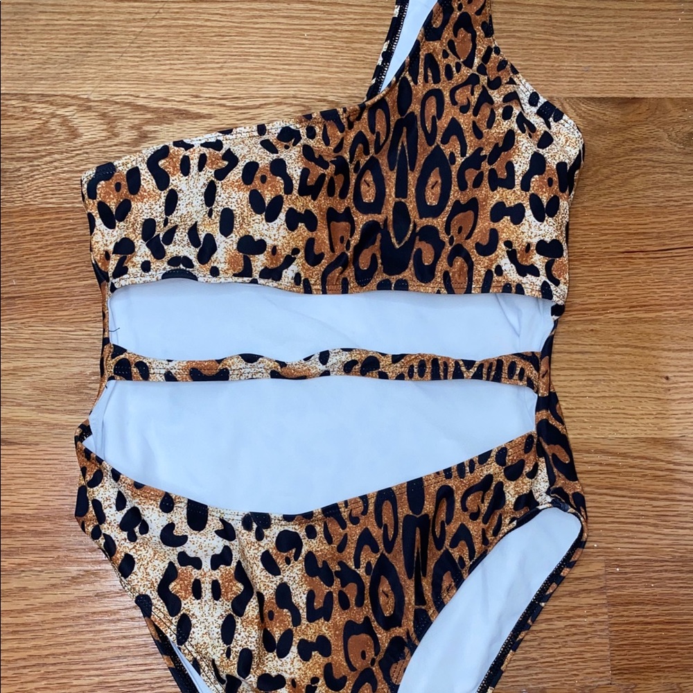 One piece bathing suit